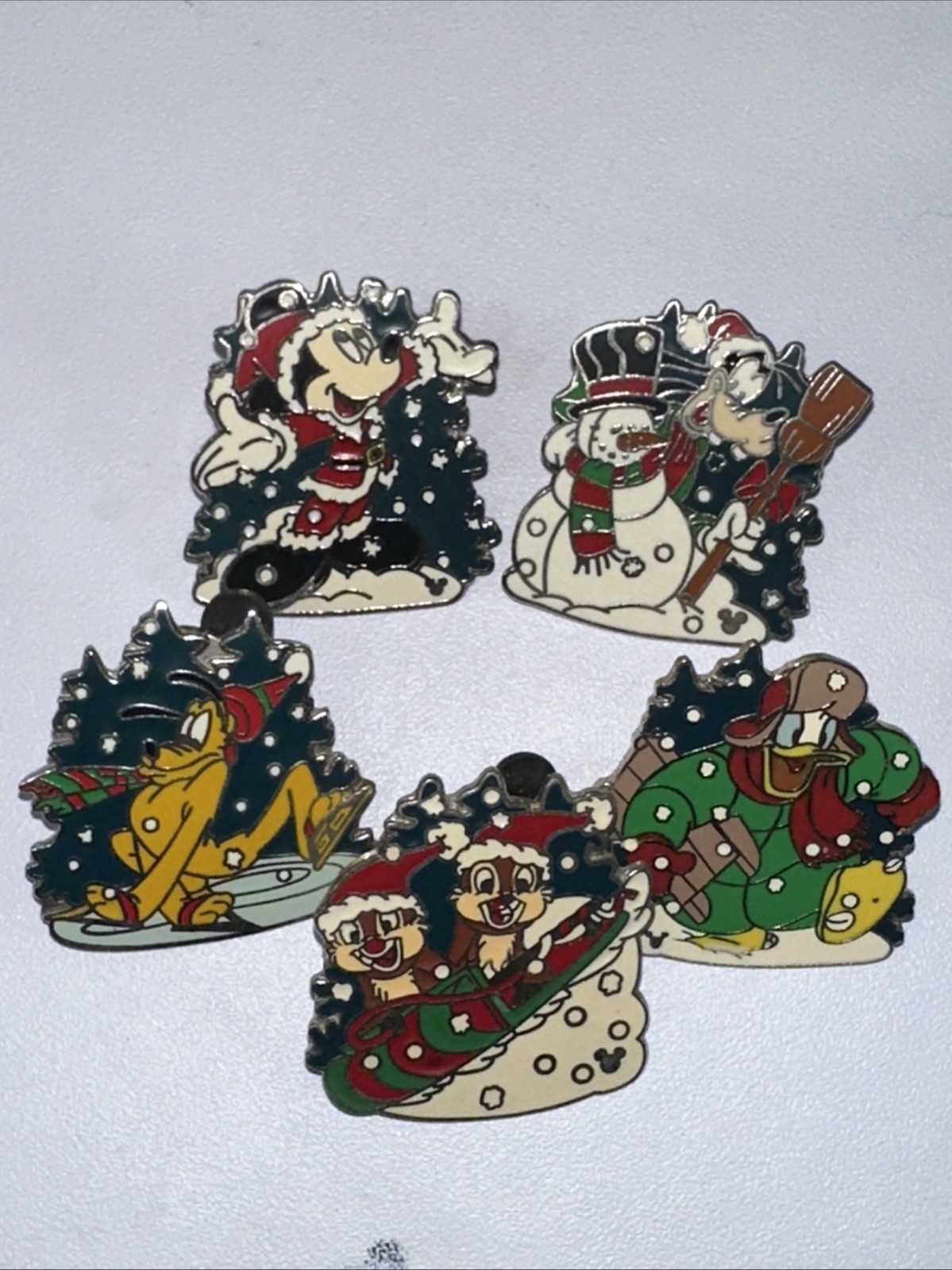 Disney 2006 Hidden Mickey Holiday Pin Set Lot 5 Pins