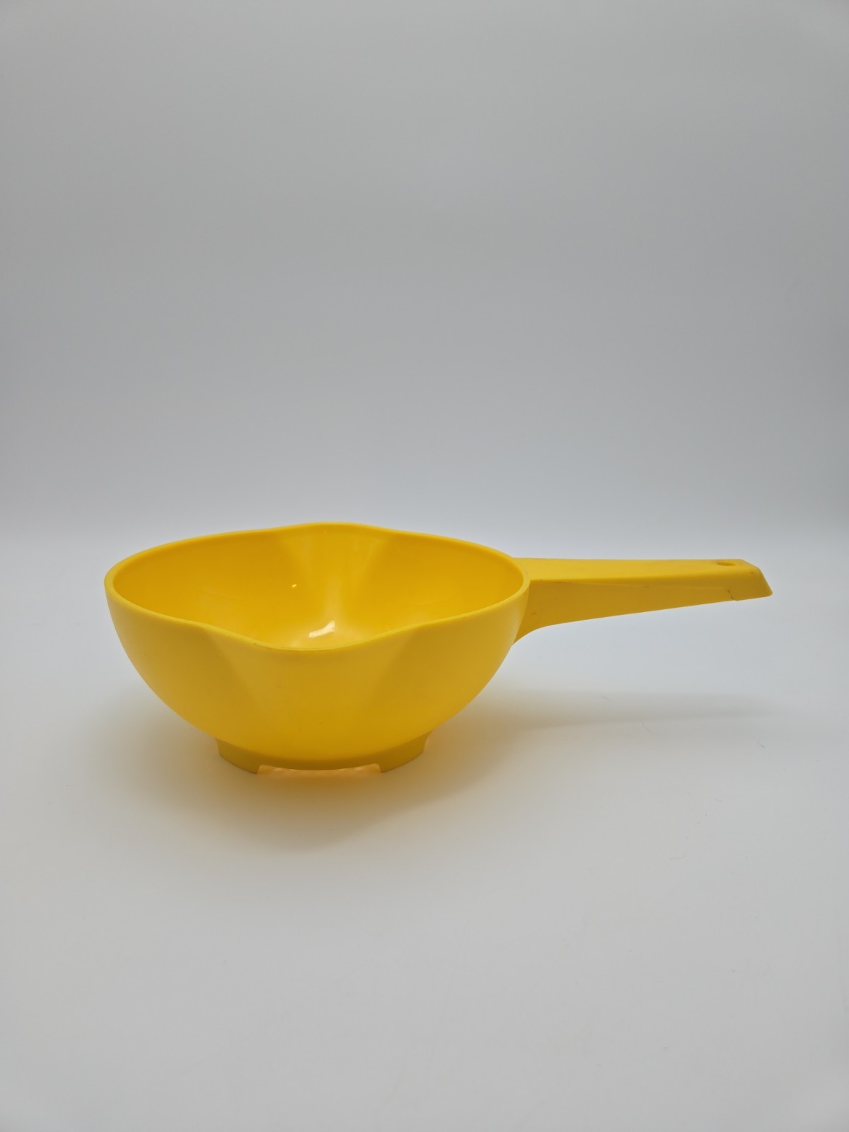 Vintage Tupperware Yellow Strainer Colander 1 Quart Double Spout Handle 1200