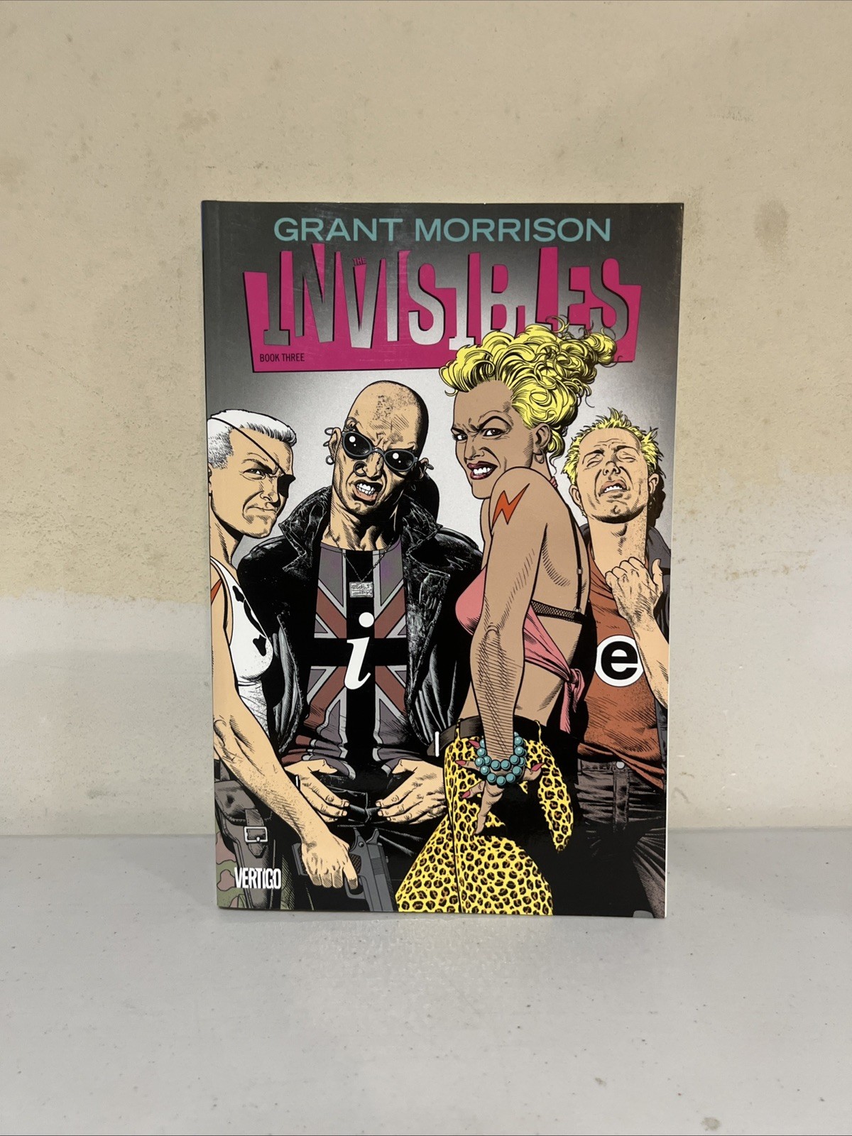 INVISIBLES BOOK THREE DELUXE EDITION Grant Morrison DC Vertigo Comics New Sealed