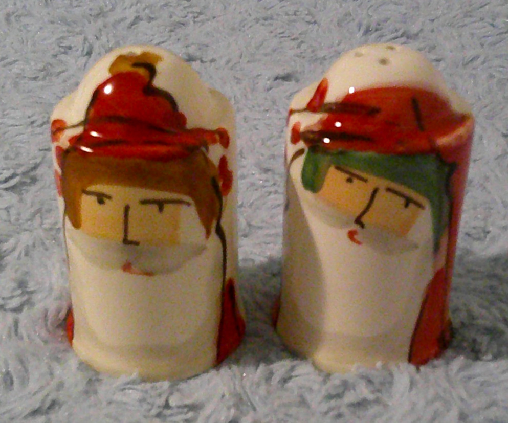 Vietri Italy Old St. Nick Santa Christmas Salt & Pepper Shakers NWT