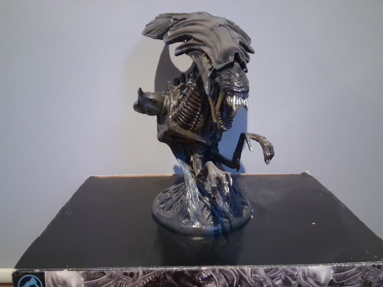 Palisades Alien Queen Bust Statue Aliens Figure Limited Edition G2U