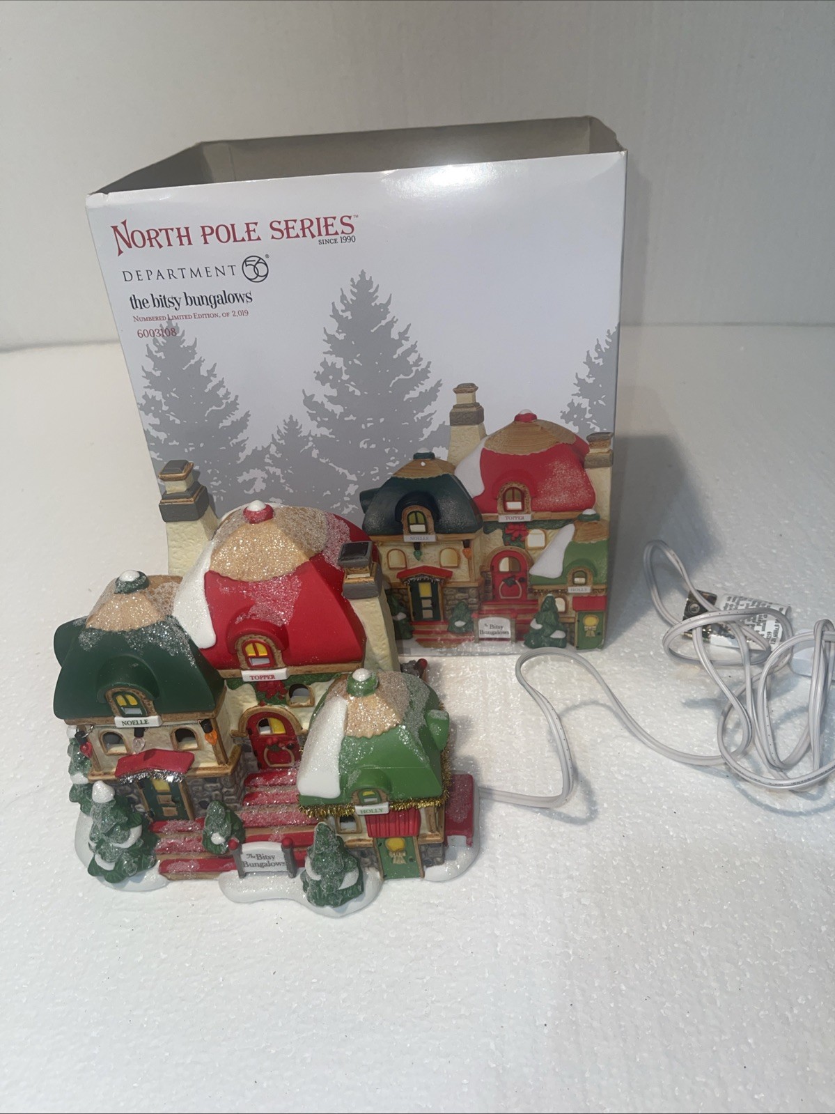 RARE  DEPT 56 The BITSY BUNGALOWS NORTH POLE SERIES