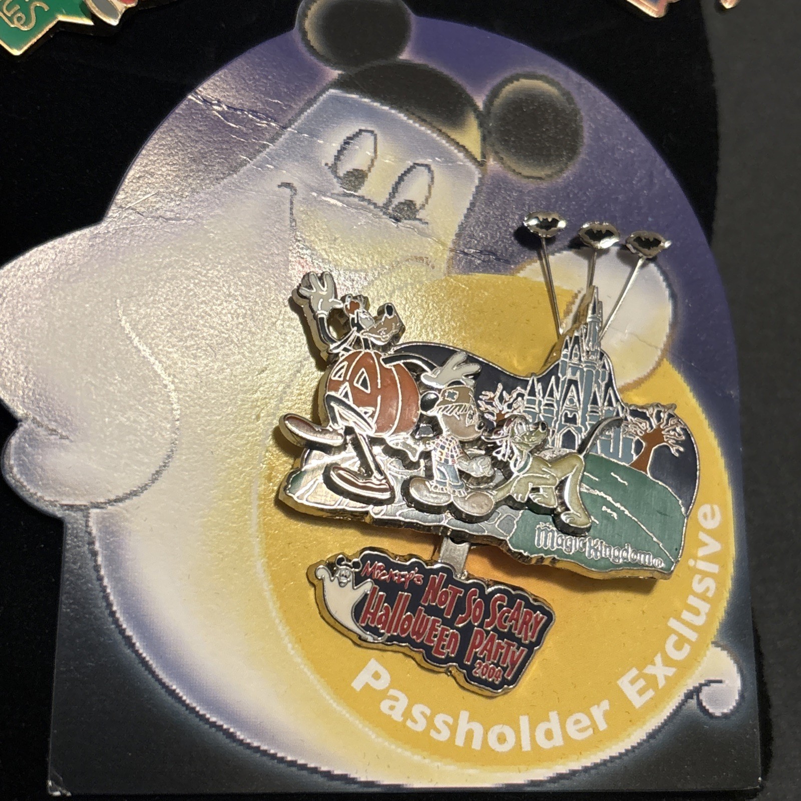 Disney Pin – MNSSHP 2004 Passholder Exclusive  – Mickey, Goofy & Pluto