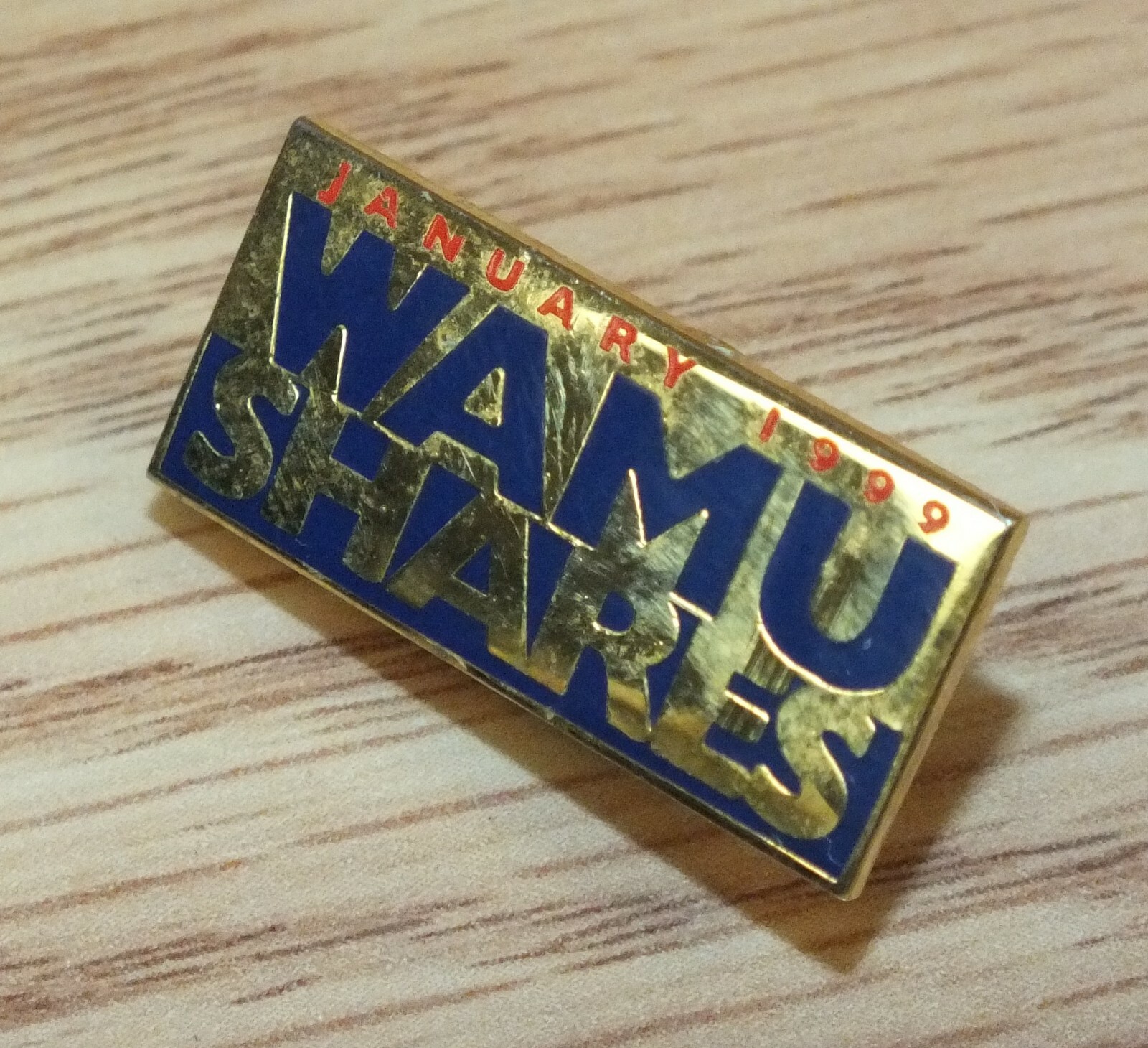 Vintage January 1999 Wamu Shares Collectible Blue & Gold Tone Lapel Pin 