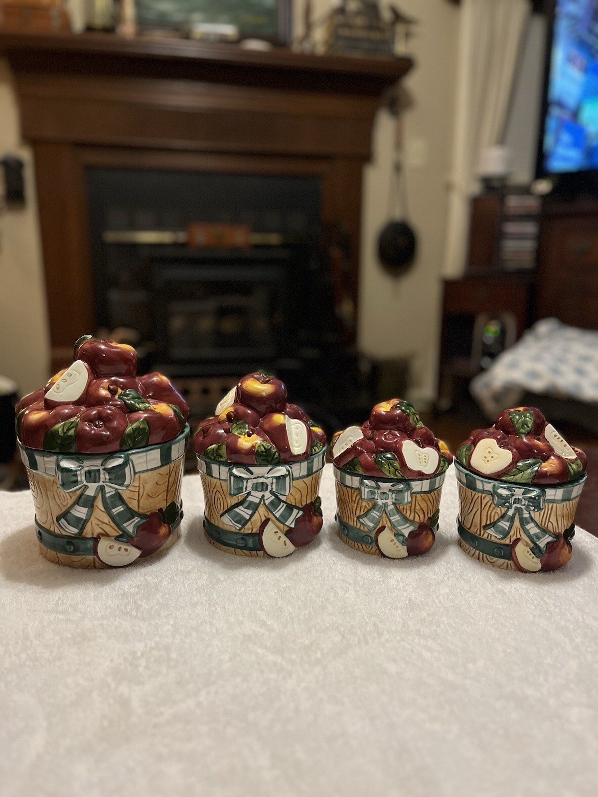 Vintage Young’s 1997 Apple Canister Jar Set Kitchen Storage Containers