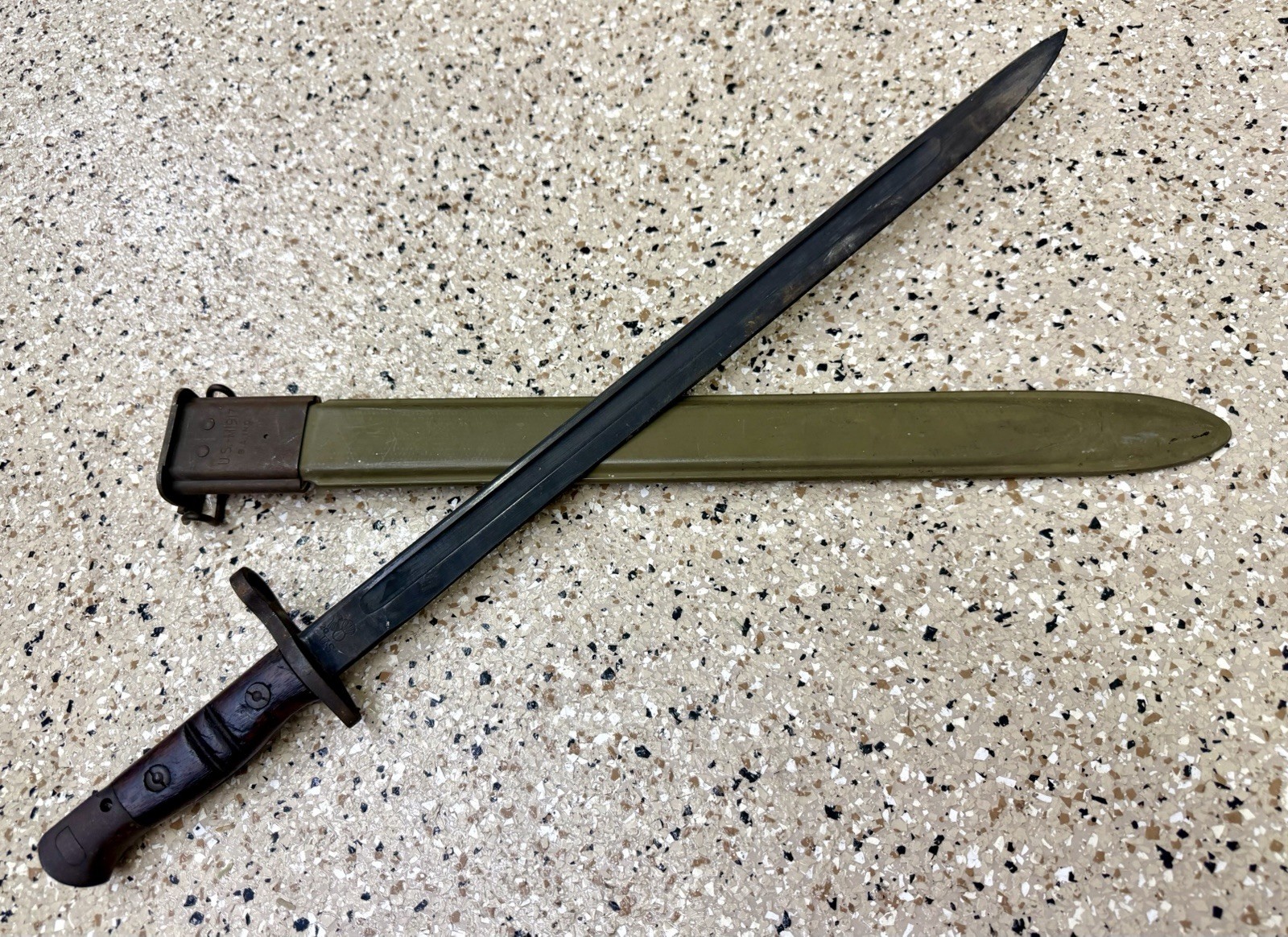 Vintage WWI US Model M1917 Sword Bayonet w Vietnam Era Sheath World War Military