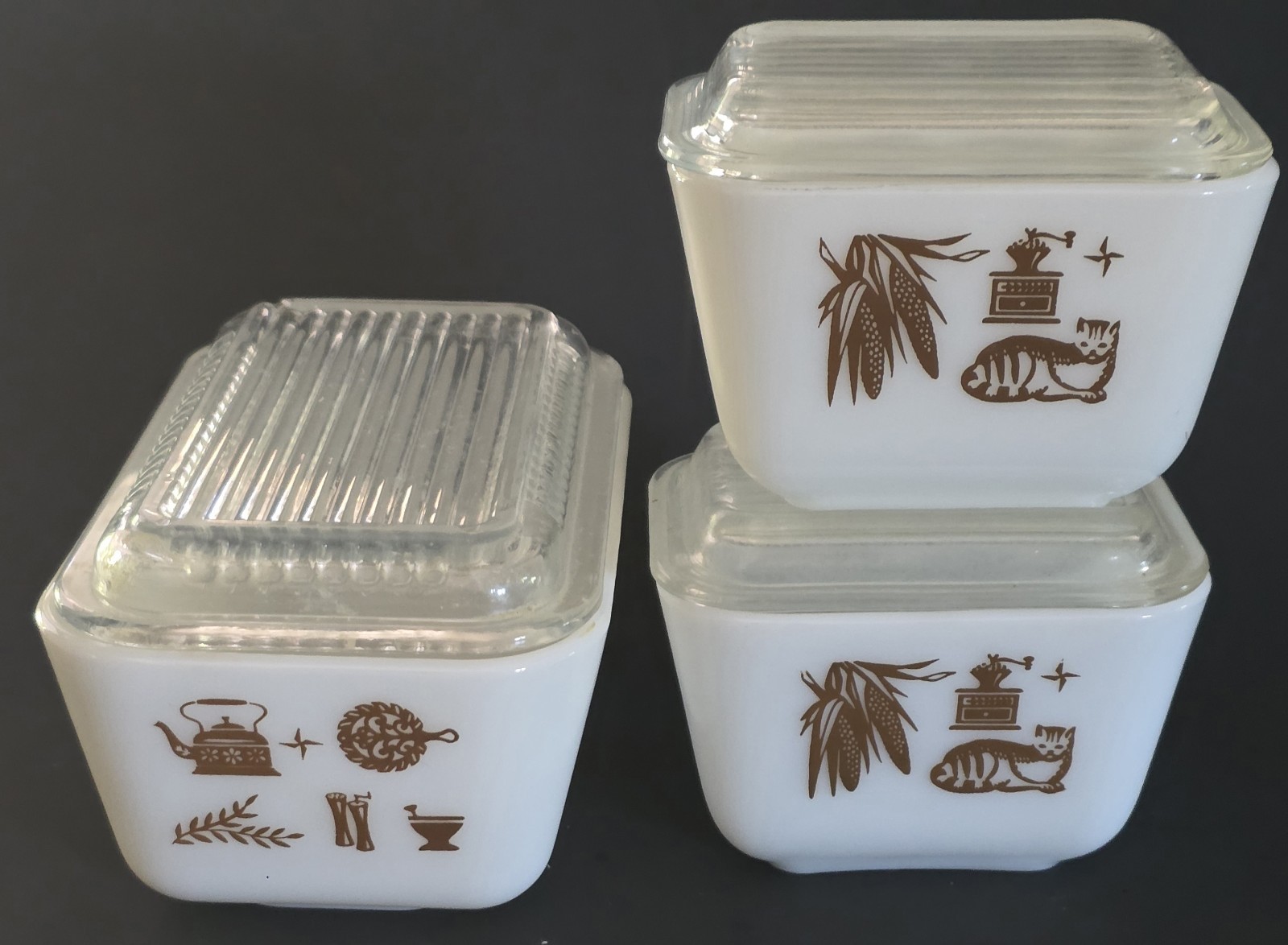 Vtg Pyrex Early American Refrigerator Dish Set with Lids 501- 502  *read