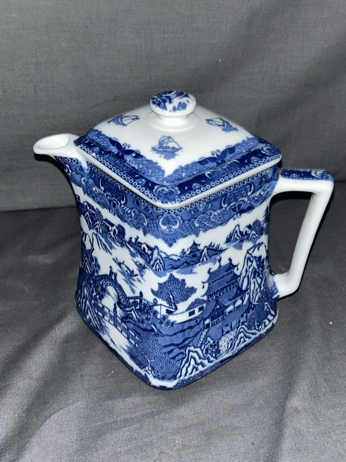 Vintage Ringtons Limited Tea Merchants Blue Willow Square English Teapot 7\