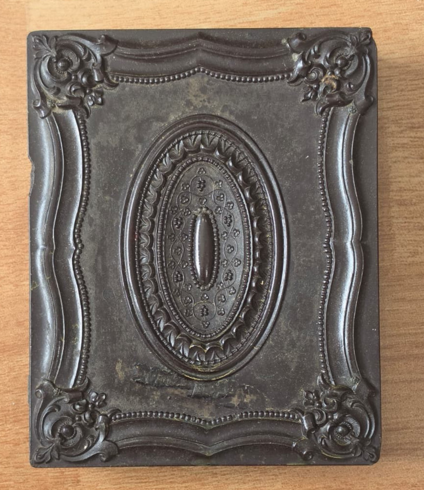 RARE VICTORIAN AMBROTYPE CASE CIVIL WAR FLORAR DESIGN 1860s