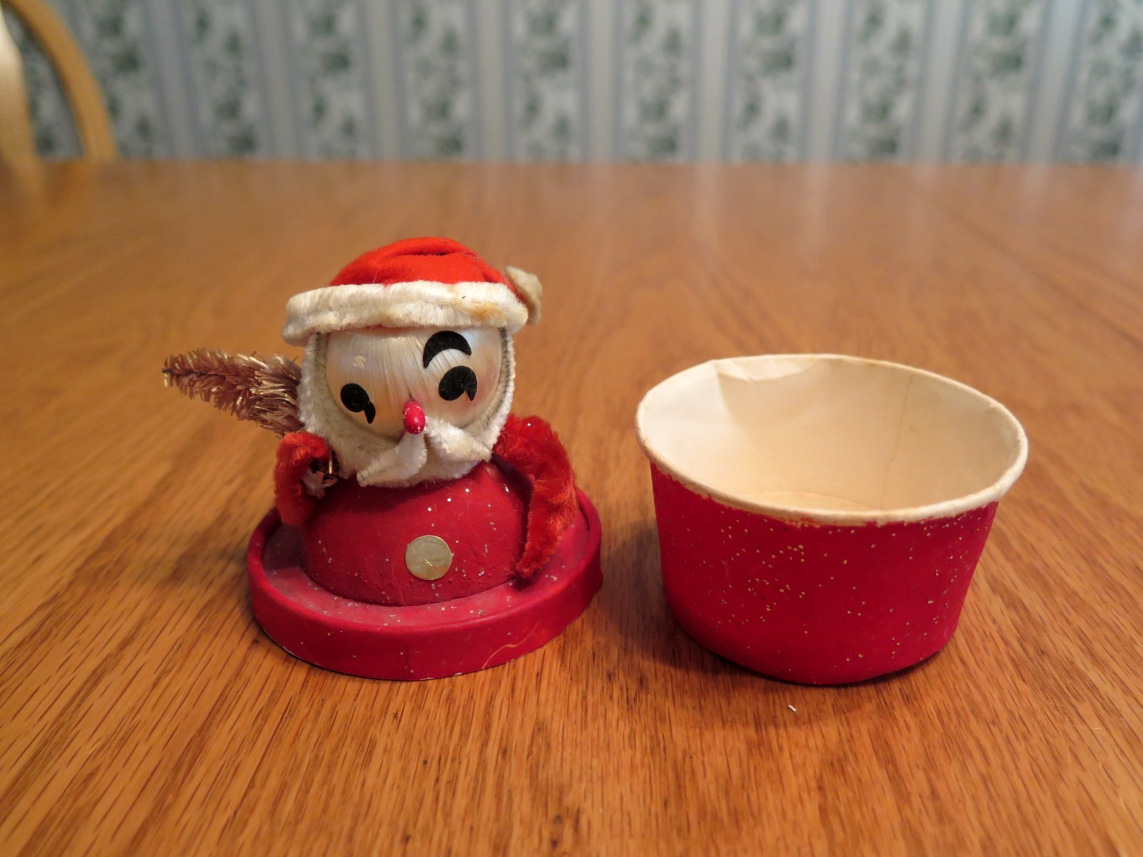 Vintage 1950s Japan Christmas Paper Cup Candy Container Santa Claus Table Favor