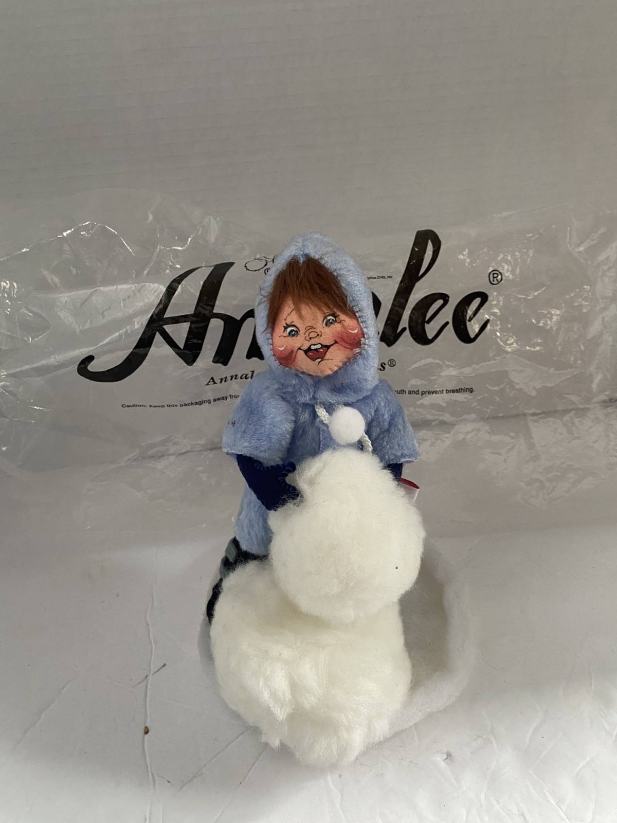 Vintage Annalee 1993 Boy Building Snowman 8\