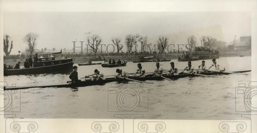 1930 Press Photo Oxford crew loses to Cambridge on Thames River - net25365