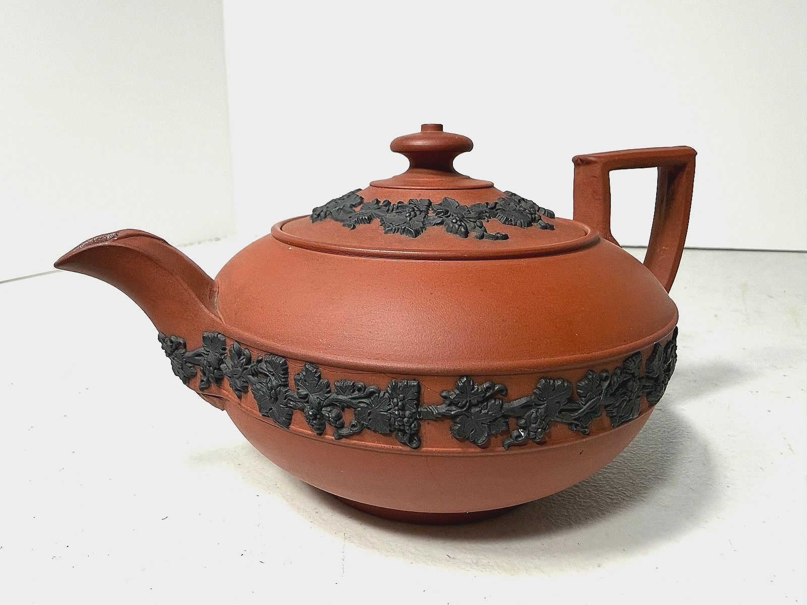 RARE - 19TH CENTURY - Wedgwood Terra Cotta & Black Jasperware Teapot - A/F