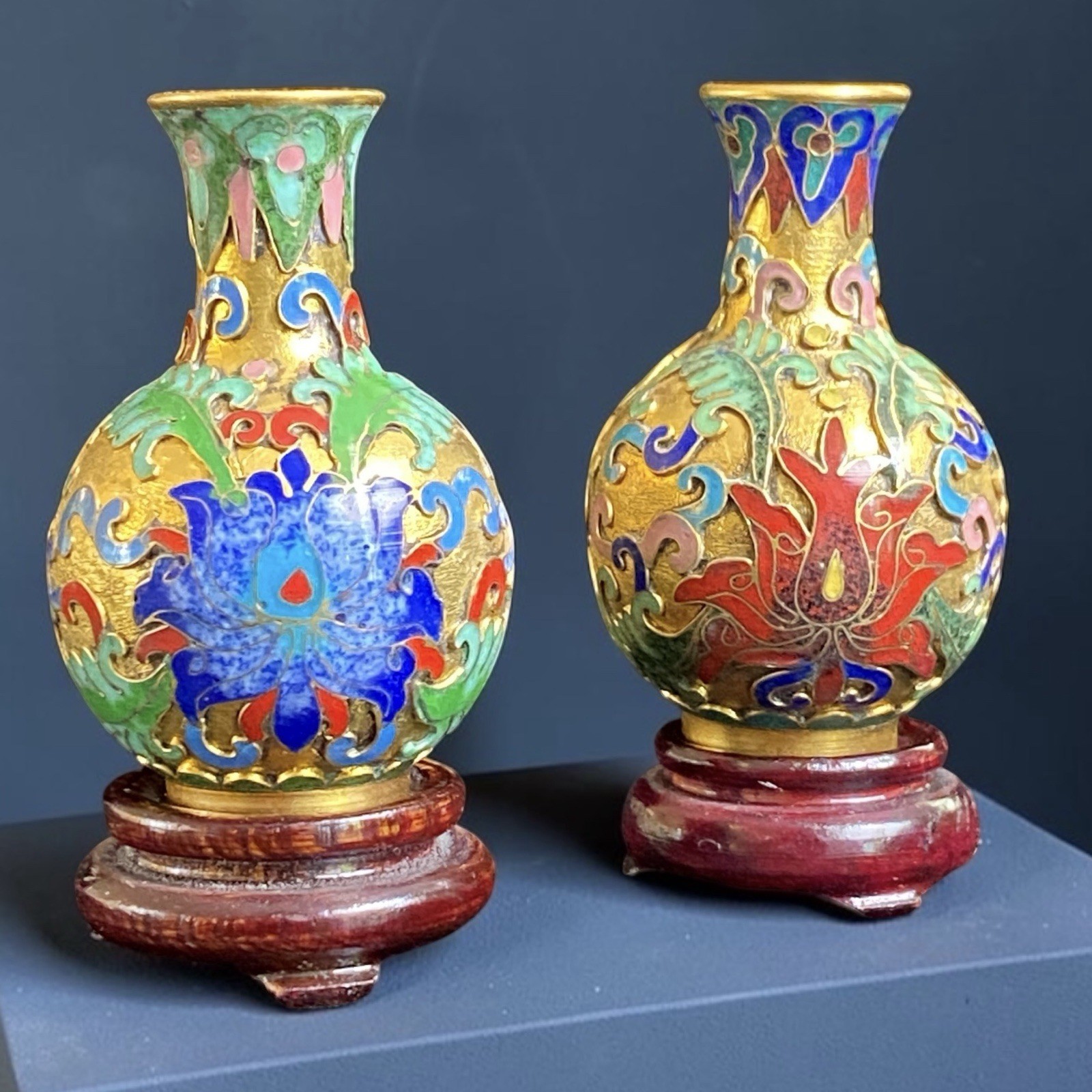2 VTG Chinese Cloisonné Miniature Vases & Stand Floral Enamel Design Handcrafted