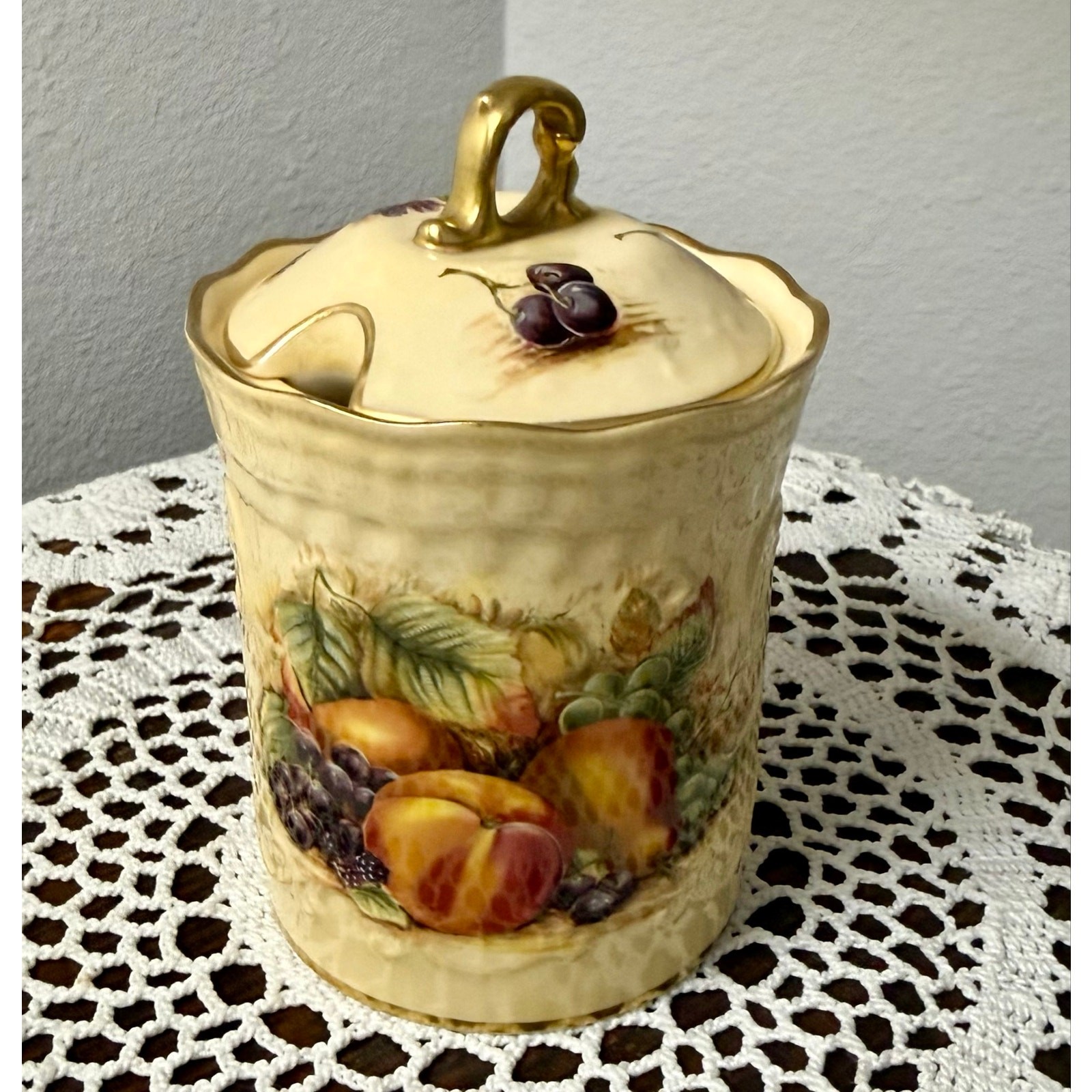 Vintage Aynsley Orchard Gold Covered Jam Pot Marmalade Jar Preserve Lidded 5 in.