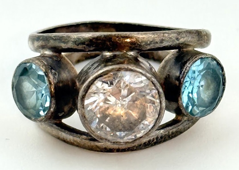 Vtg 925 Sterling Silver Blue Topaz Clear Gemstone Three Stone Band Ring Sz 5.25