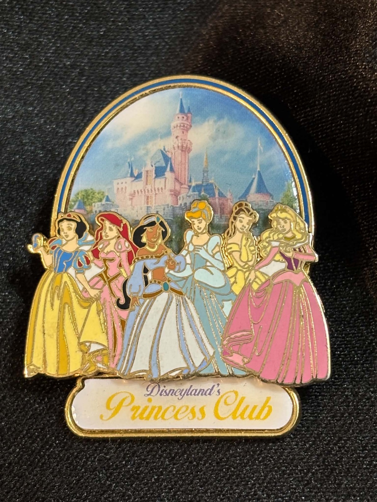 Disney Official Pin Trading Company 2003 Princesses Pin Nice Pre-owned Condition