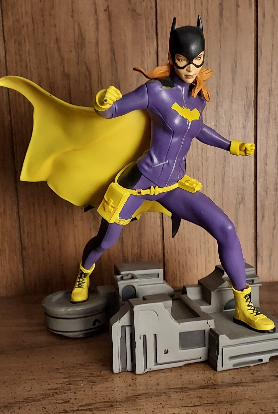 Diamond Select Gallery PVC Statue Diorama Batgirl Of Burnside