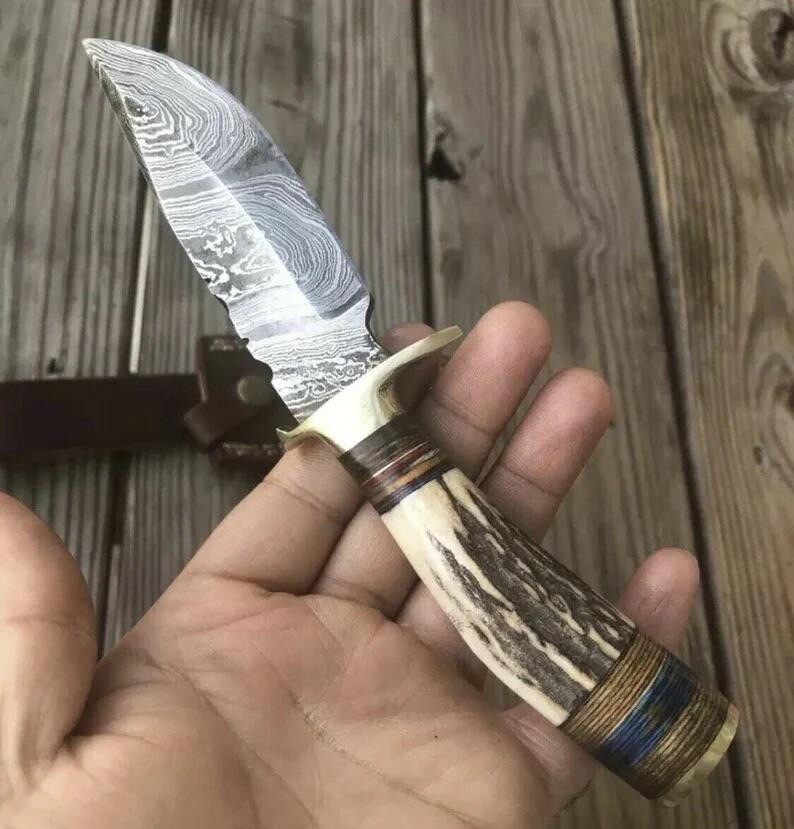 CUSTOM HANDMADE DAMASCUS STEEL HUNTING SKINNING KNIFE STAG ANTLER HANDLE