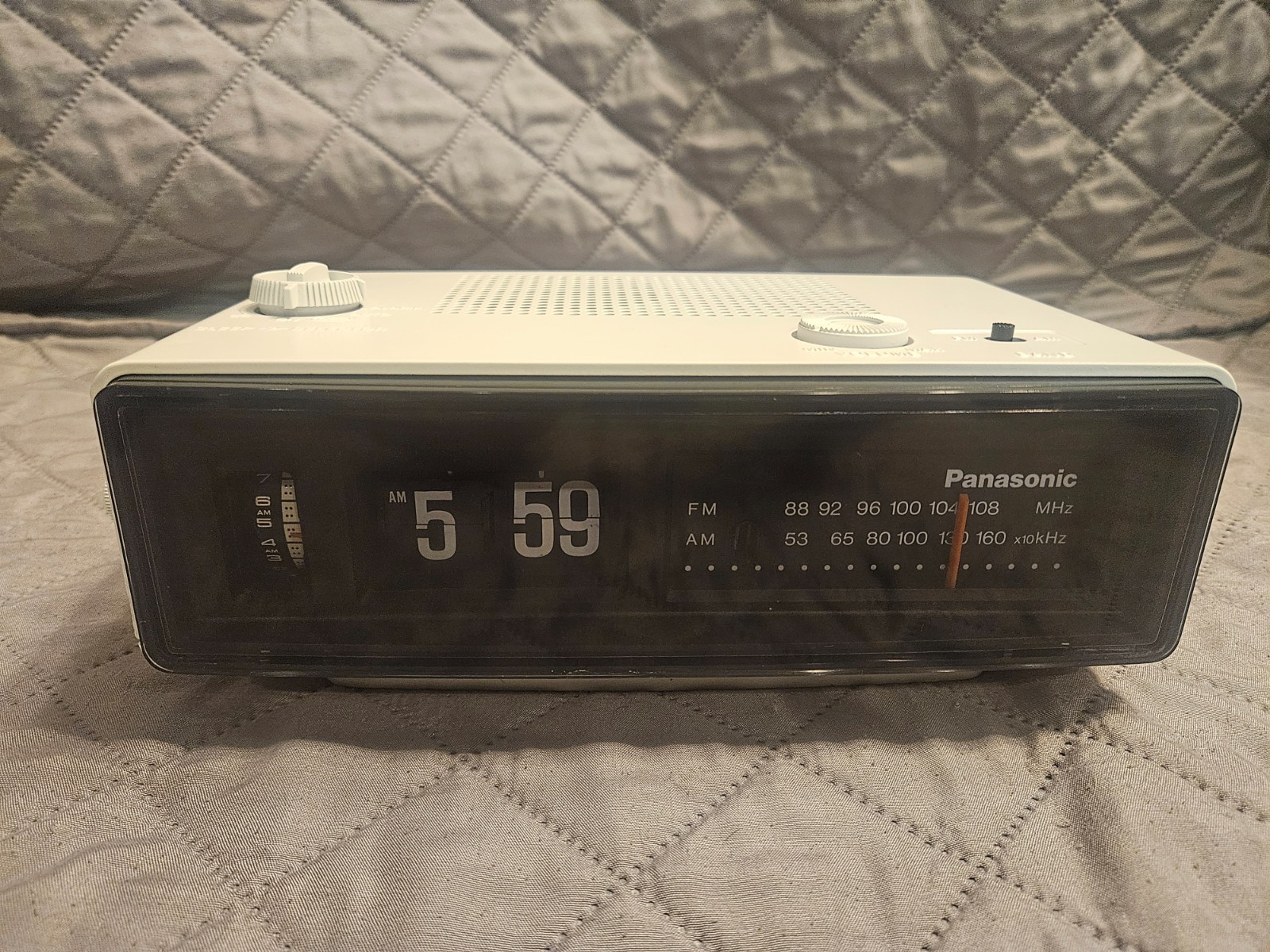Panasonic RC-6030 Flip Clock – Custom Groundhog Day RC-6025 Replica