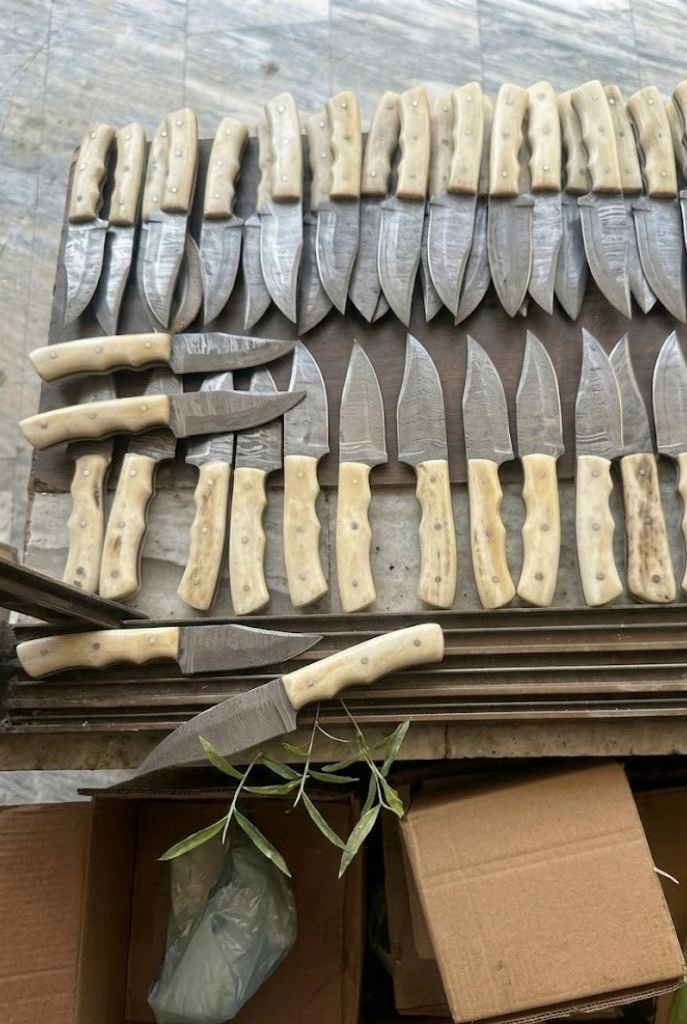 Lot of 100 pcs 8in Handmade Damascus Steel Skinner knife with sheath Bone Handle