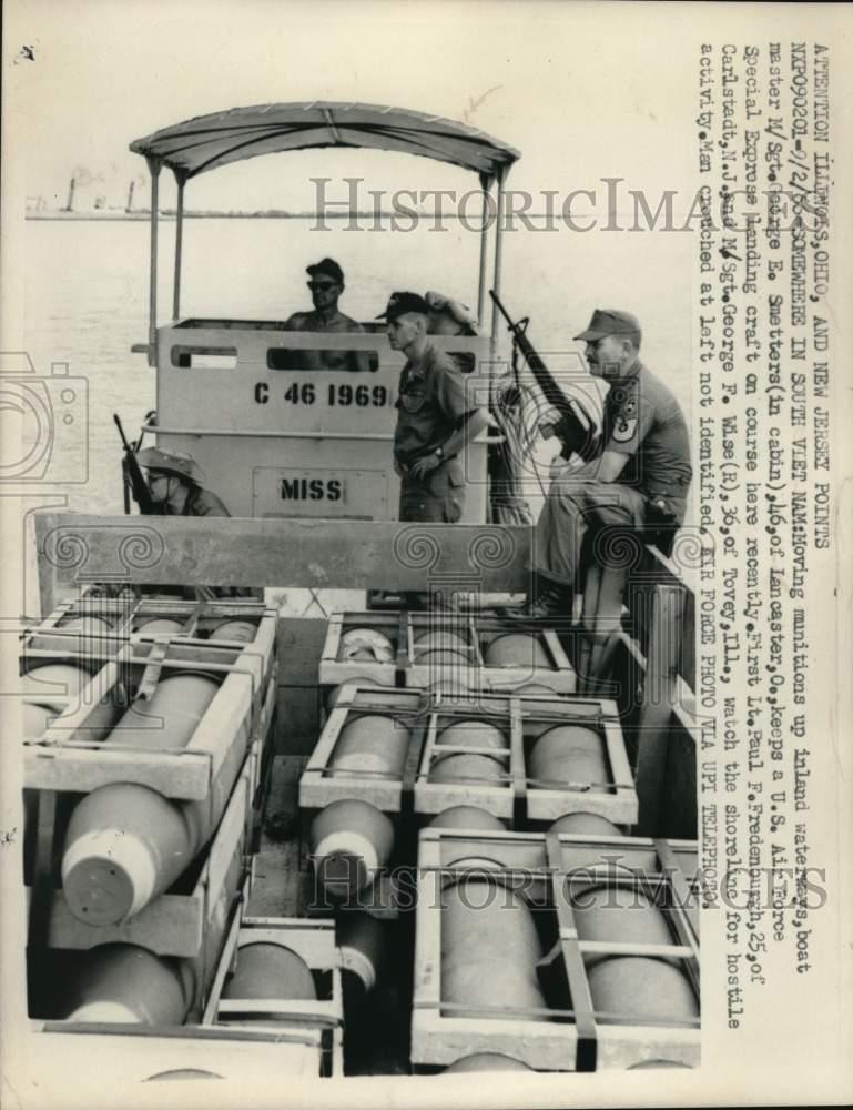 1966 Press Photo U.S. Troops Move Munitions Up Inland Waterways - lrx50472