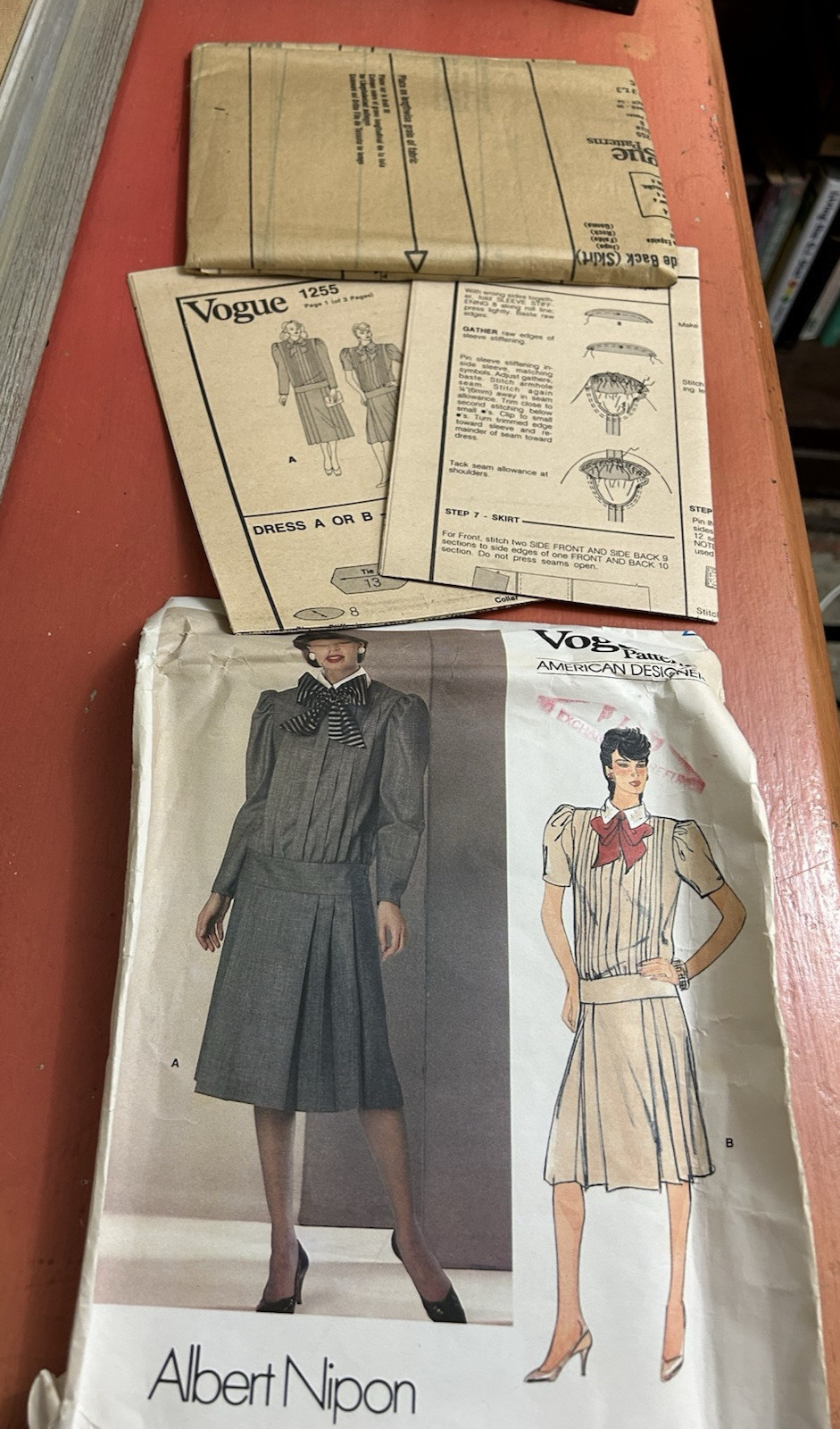 Vintage Designer Vogue sewing pattern Albert Nipon UNCUT 1255 Sz 8 1980s dress