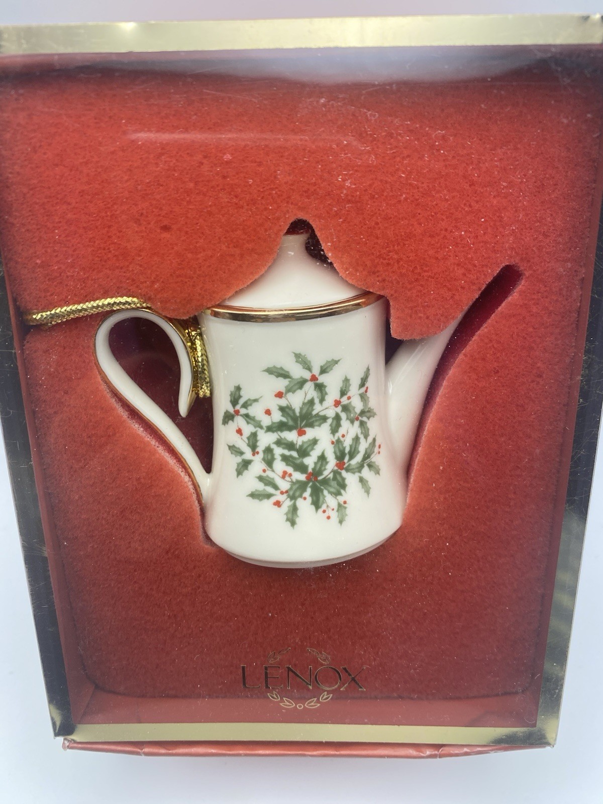Vintage retired LENOX  HOLIDAY TEAPOT CHRISTMAS PORCELAIN ORNAMENT 