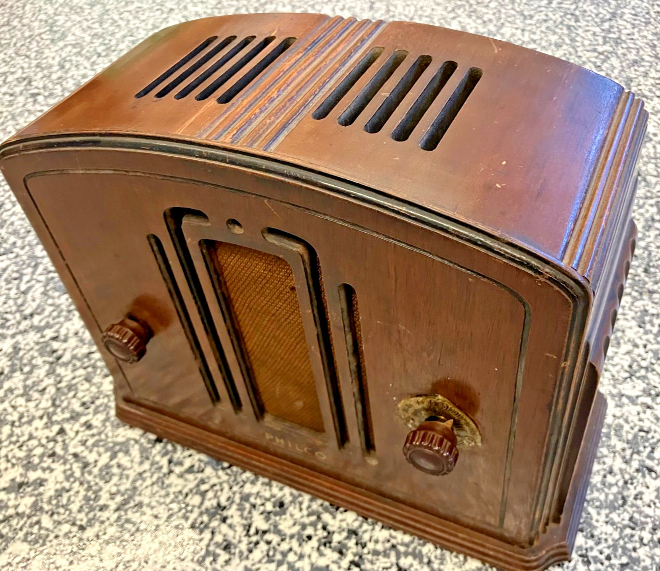 Philco Model 57C Compact Table Mantel Tube Radio 1933- Good Condition and Works