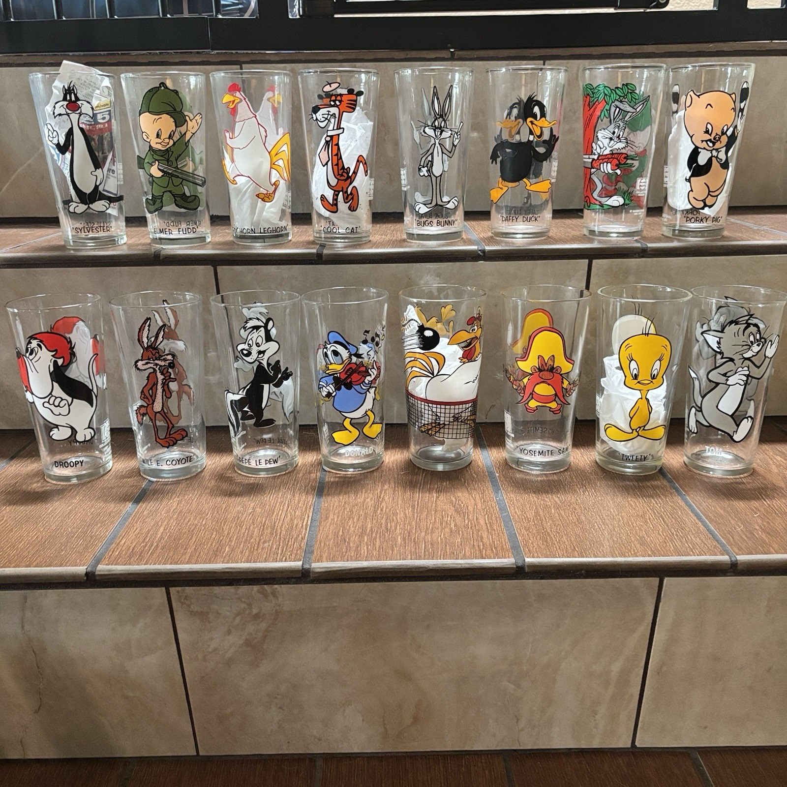 Vintage 1973 + 1976 Pepsi Looney Tunes Warner Bros. Collector Series Glasses