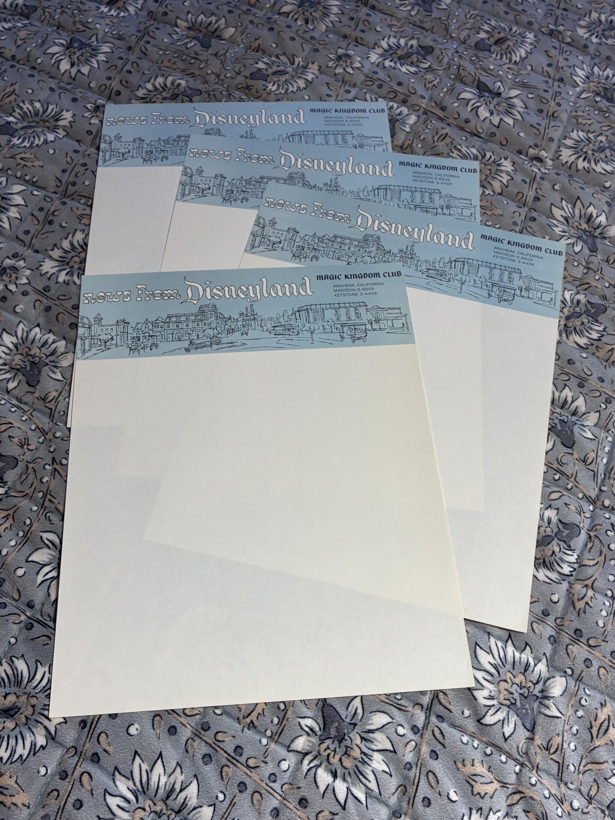 vintage Disneyland Magic Kingdom Club 1960 stationery RARE 4 sheets Main Street