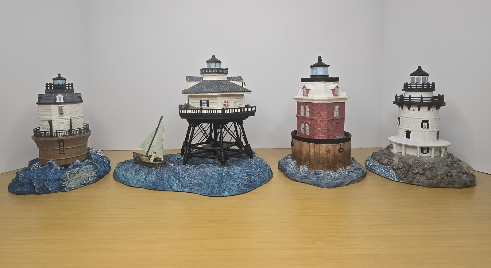 Harbour Lights Lot Of 4 Random 1990s Lighthouses (No Boxes Or COA)