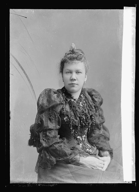 Photo:Mrs. T.H. Paynter Portrait Woman Victorian Era
