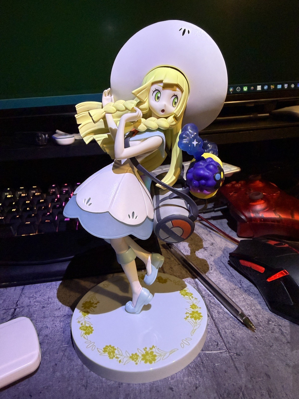 KOTOBUKIYA Lillie ＆ Cosmog 1/8 Scale Pokemon Center Original Figure