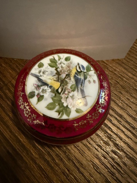 Vintage Limoges France Duchez Porcelain Round Trinket Box Bird Motif 24K gold tr
