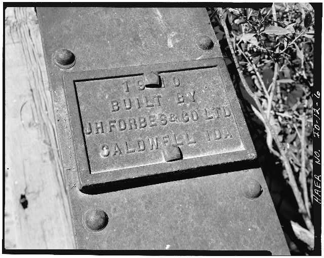 Photo:Bruneau Idaho Hot Springs Bridge 1910 date plate Bruneau River HABS
