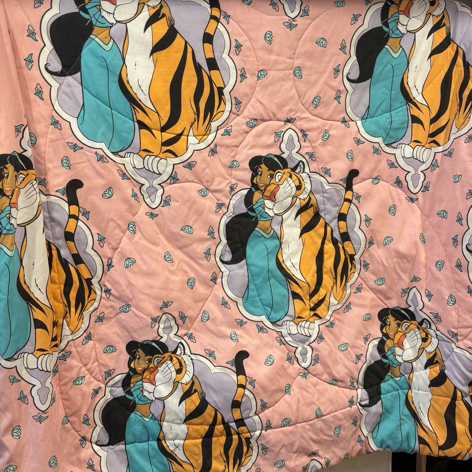 Disney 1990’s  Princess Jasmine & Rajah Reversible Comforter Twin.No holes