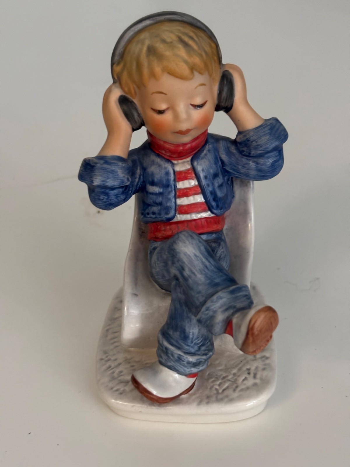 Vintage Goebel Today\'s Children Figurine Music Buff Boy Girl Headphones 1071214