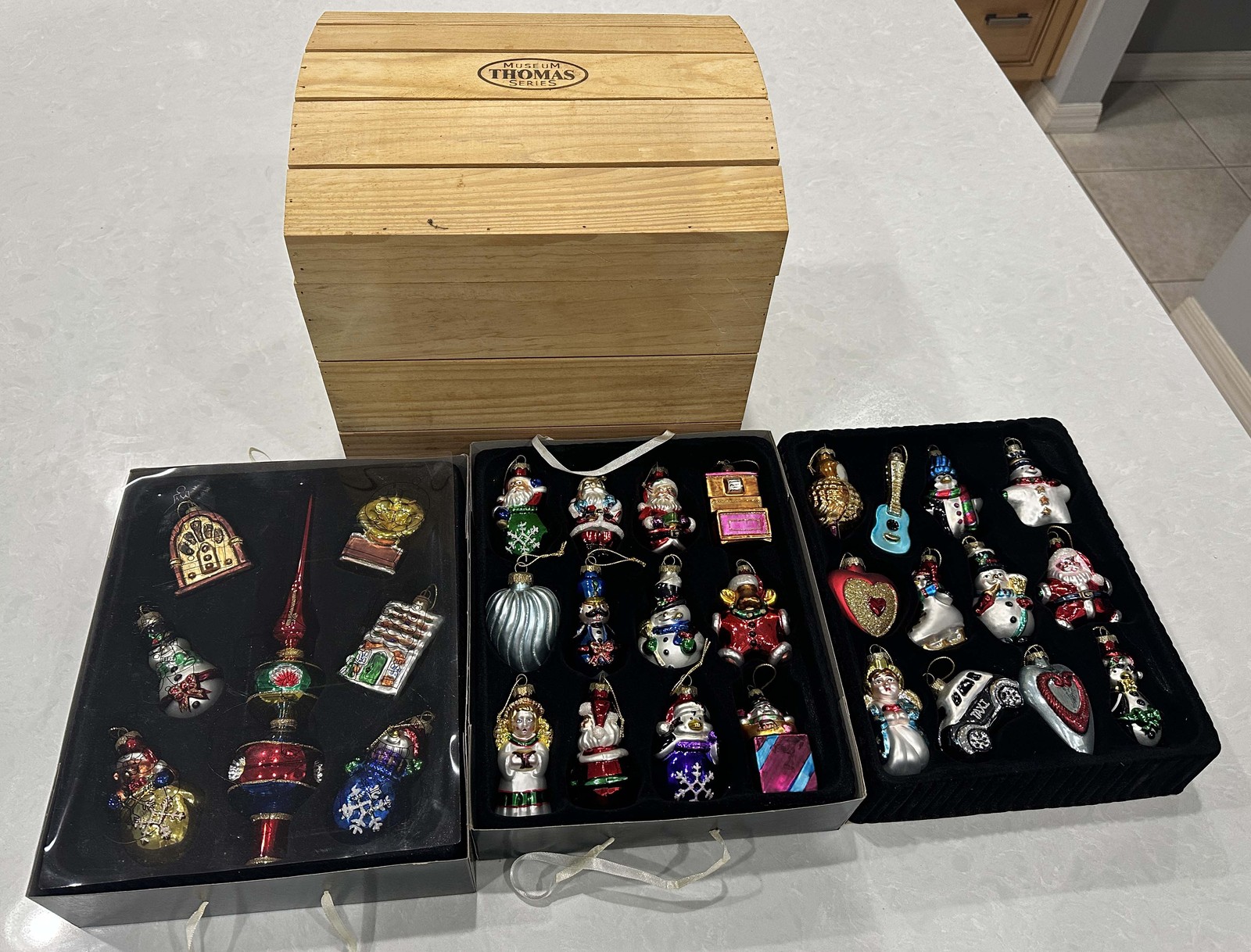 New Thomas Pacconi 31 Piece Museum Series Christmas Blowm Ornaments Wood Crate