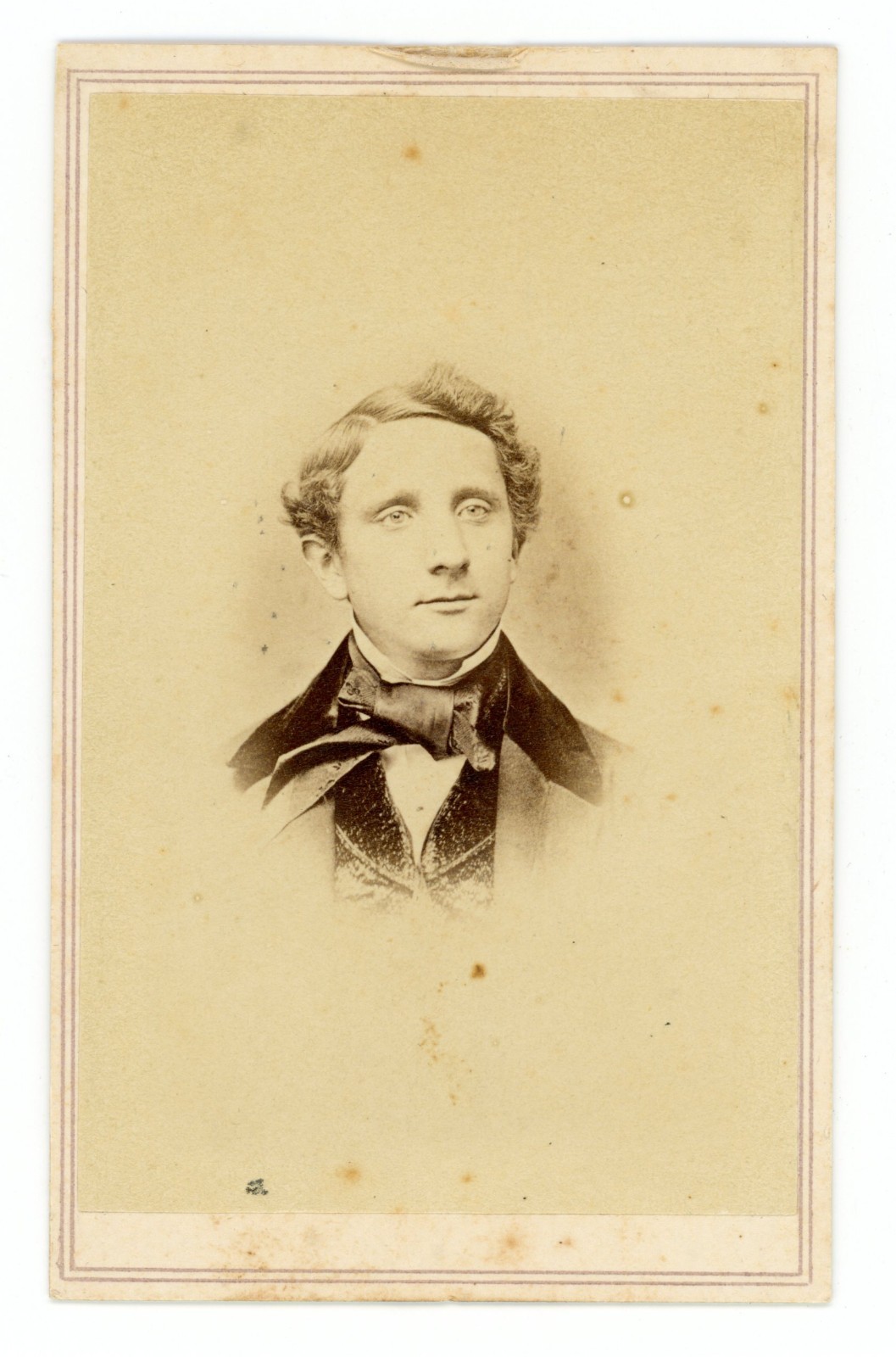 Carte de Visite CDV Bust Portrait of Handsome Young Man - Philadelphia Backmark
