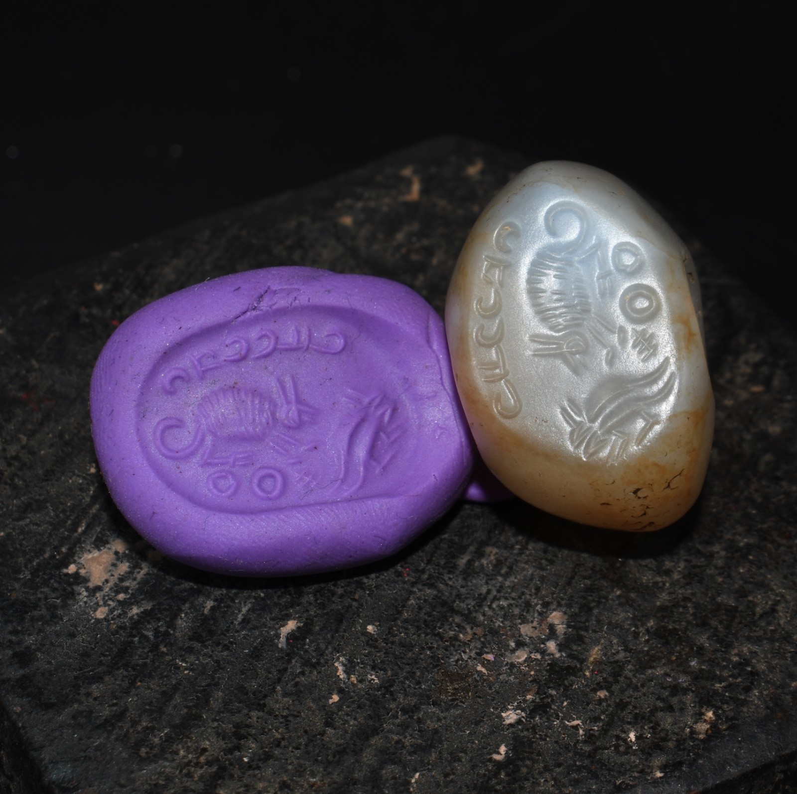 Old Authentic Ancient Near Eastern Sassanian Agate Stone Intaglio Seal Bead