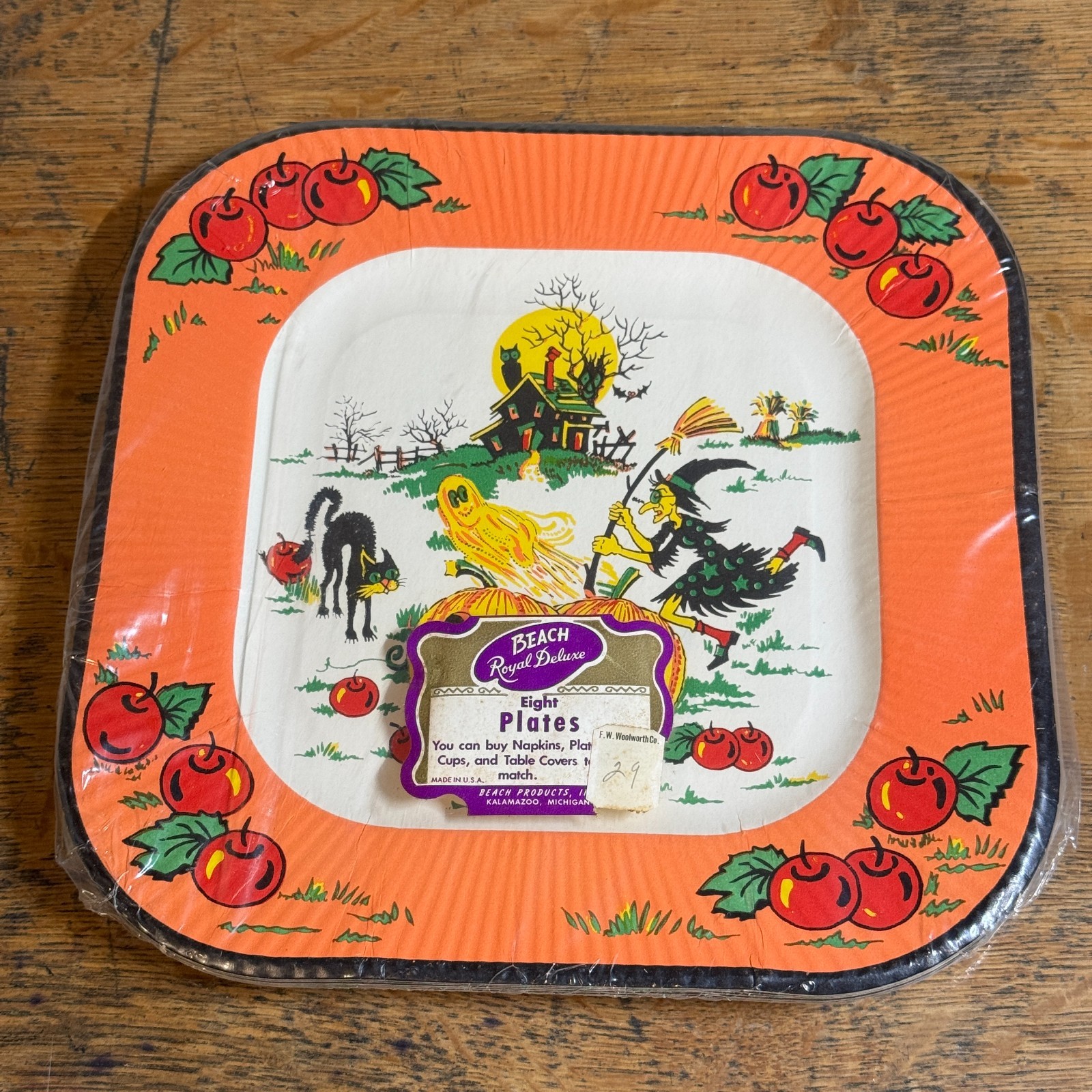 8 Vintage New In Package 1950s Halloween Paper Plates Pumpkin Witch Ghost