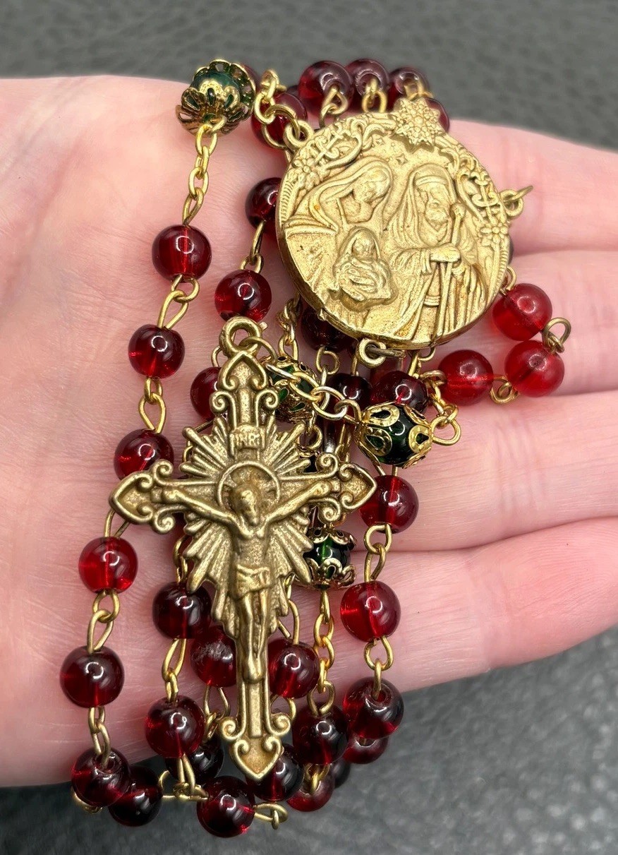 Vintage Red And Green Glass Beads Christmas Rosary Crucifix Gold Tone 26”