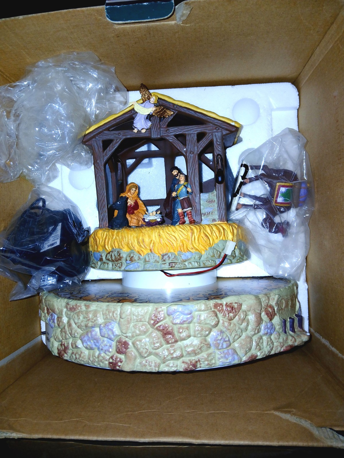 Vintage MR CHRISTMAS AWAY IN THE MANGER ANIMATED MUSICAL NATIVITY SCENE