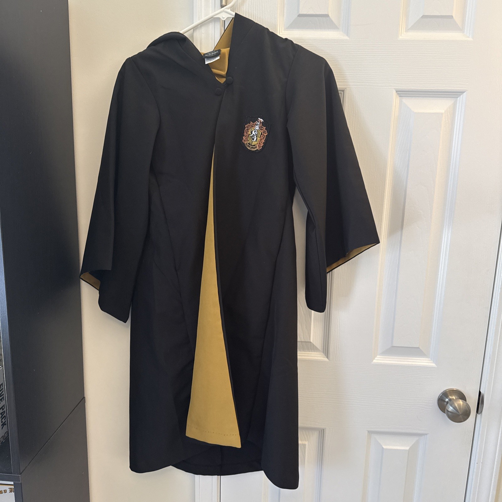 Universal Studios Harry Potter Hufflepuff Robe Youth XXXS Authentic Robe