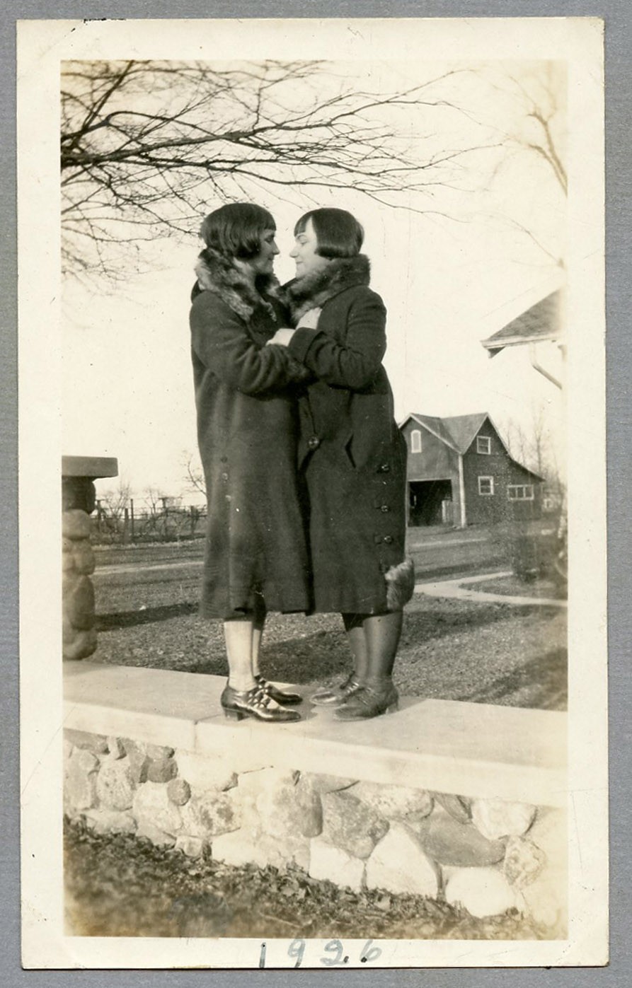 Vintage 20s SNAPSHOT Photo-Affectionate Women in Loving Embrace-LESBIAN-GAY Int