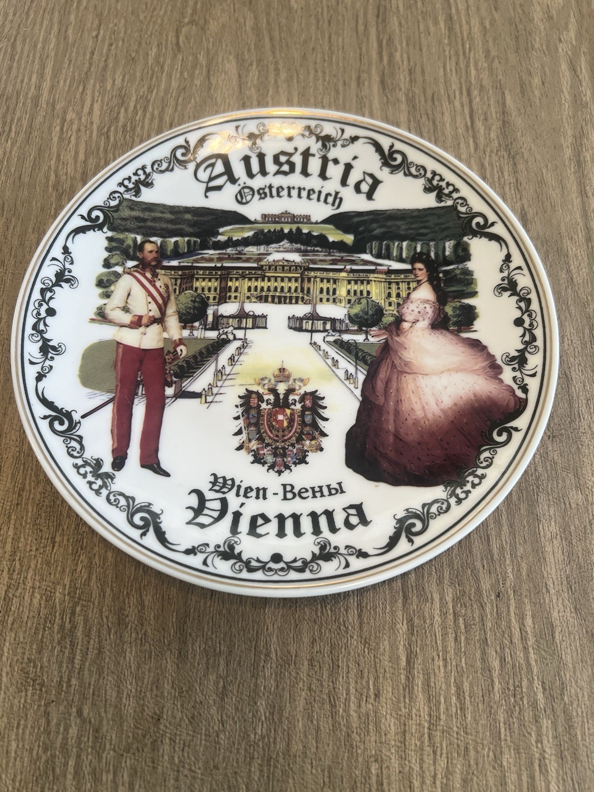 Decorative Souvenir Plate Of Vienna, Austria. Schönbrunn Palace, Excellent Shape