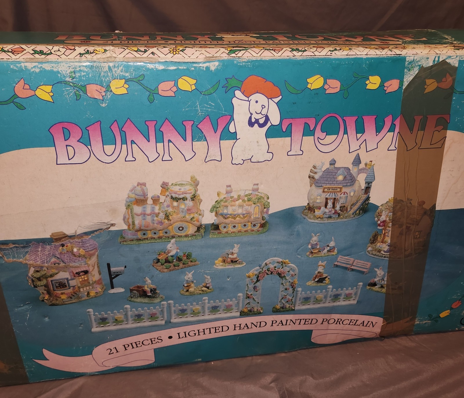 Vintage 1995 Bunny Towne Easter Village 21 Pc. Hand Painted Porcelain Town