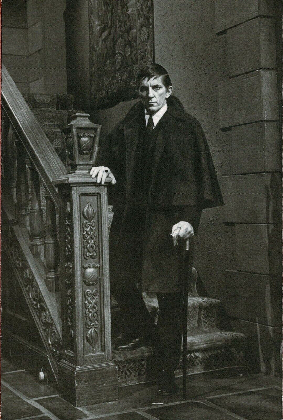JONATHAN FRID AS BARNABAS COLLINS PUBLICITY PHOTO 8X10
