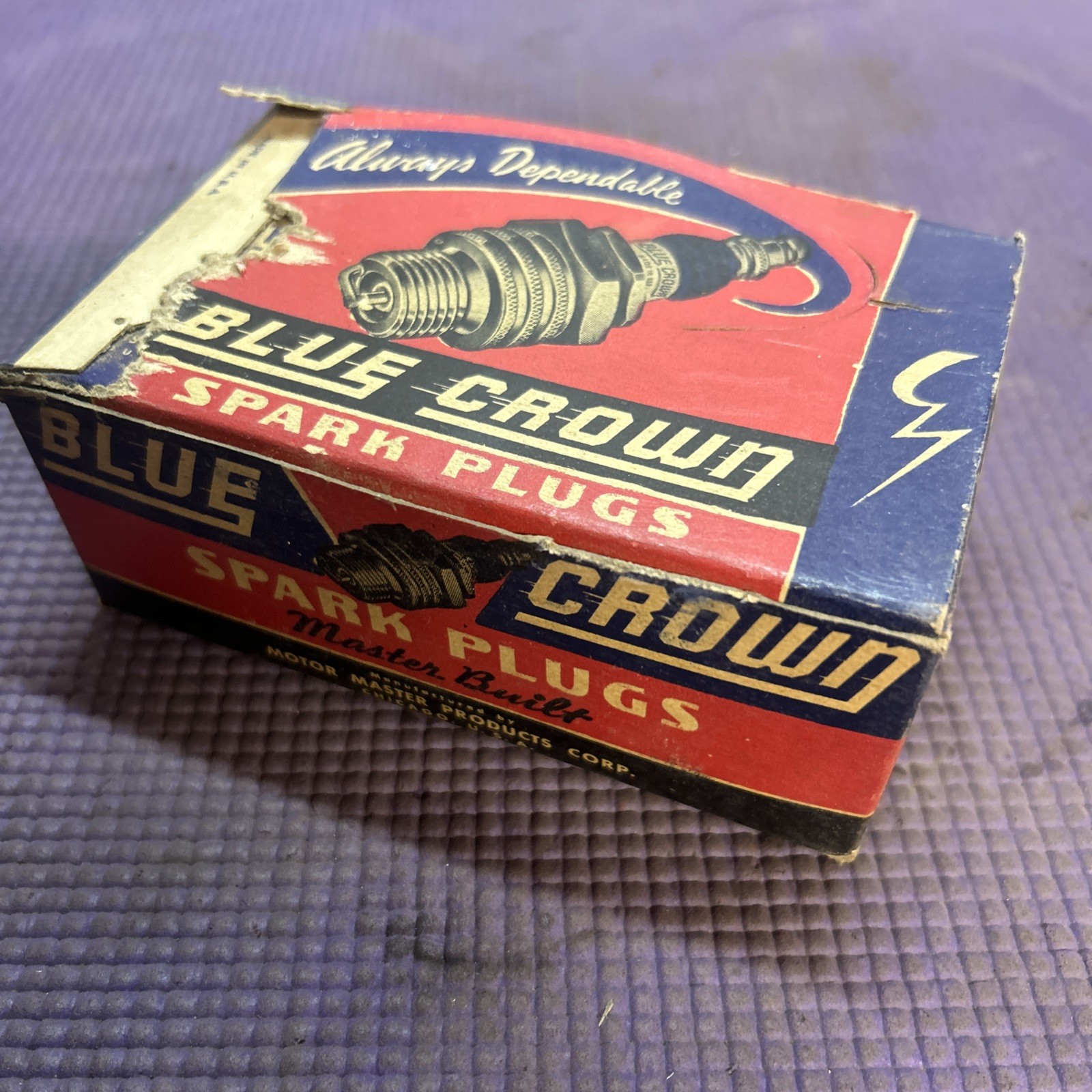 NOS Vintage Box of 10 Blue Crown Husky Spark Plugs T6 10mm Husky Dog Box Wear